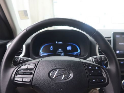 Used 2023 Hyundai Venue SEL w/ Cargo Package FWD image 19