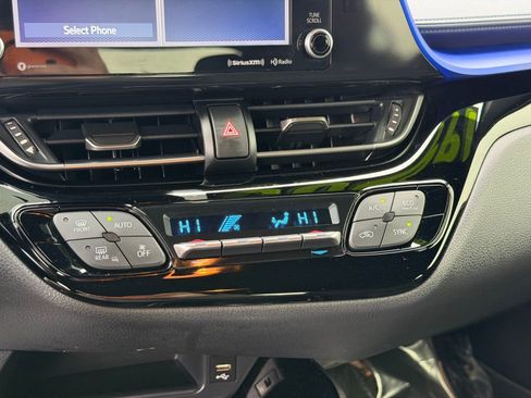 Used 2021 Toyota C-HR XLE image 21