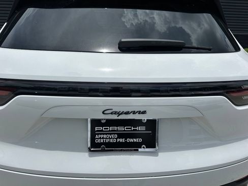 Certified 2023 Porsche Cayenne AWD/4WD image 14