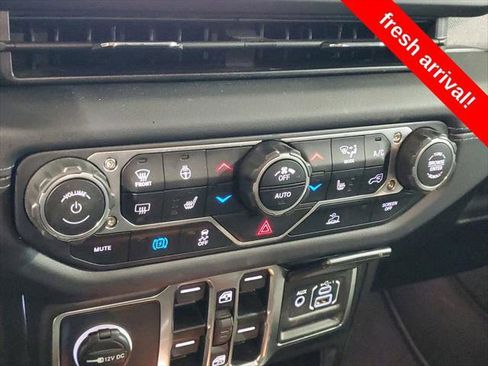 Certified 2025 Jeep Wrangler Unlimited Sahara AWD/4WD image 32