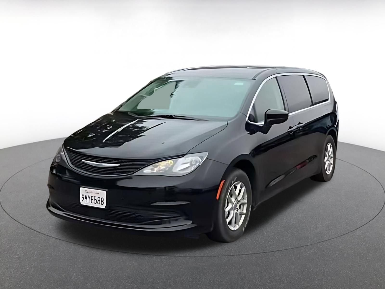 Used 2024 Chrysler Voyager LX FWD image 6