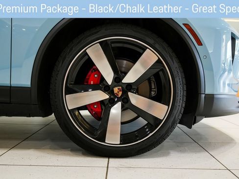 Used 2025 Porsche Macan 4S Electric AWD/4WD image 19