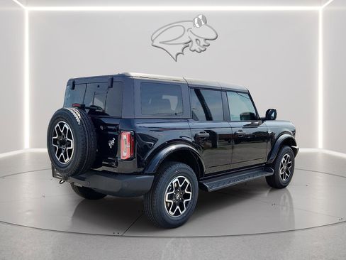 New 2026 Ford Bronco Outer Banks image 3