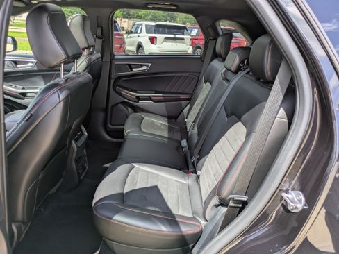 Used 2021 Ford Edge ST-Line image 11
