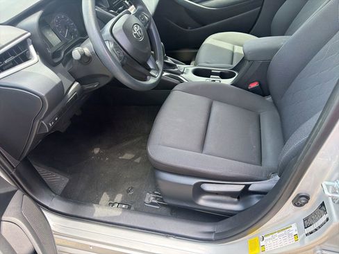 Used 2025 Toyota Corolla LE FWD image 10