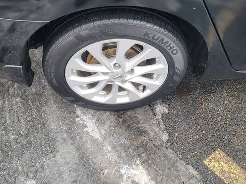 Used 2019 Nissan Sentra SV image 10