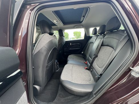 Used 2016 MINI Cooper Clubman FWD image 20
