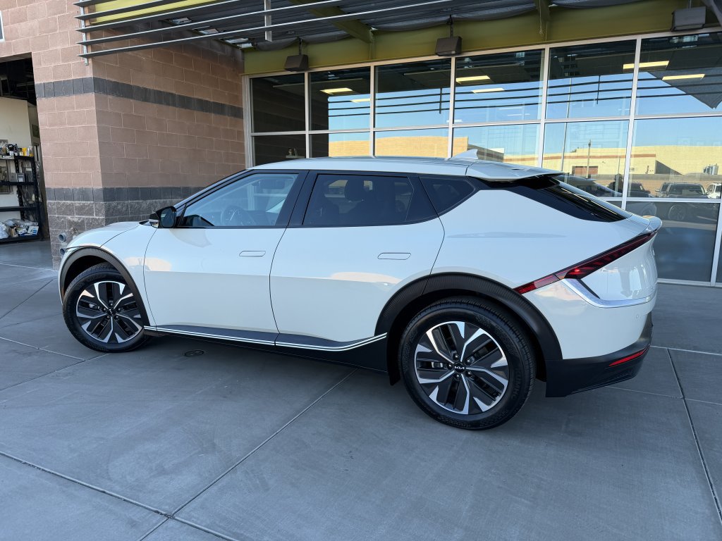 Used 2024 Kia EV6 Light AWD/4WD image 5