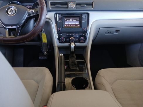 Used 2016 Volkswagen Passat 1.8T S w/ Lighting Package (P06) image 11