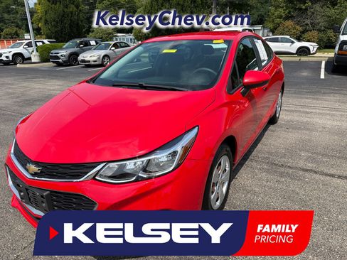 Used 2017 Chevrolet Cruze LS FWD image 1