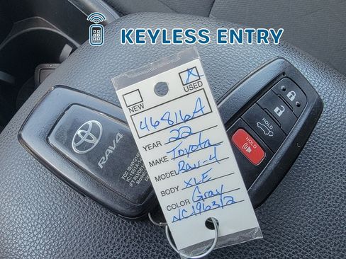 Used 2022 Toyota RAV4 XLE w/ Convenience Package FWD image 32