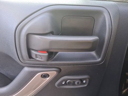 Used 2016 Jeep Wrangler Sahara image 14