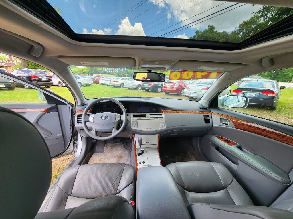 Used 2005 Toyota Avalon XLS FWD image 11