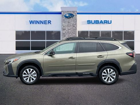 Used 2025 Subaru Outback Premium AWD/4WD image 2