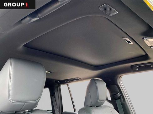 Certified 2025 Lexus GX 550 w/ Cold Area Package AWD/4WD image 12