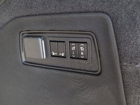 Used 2021 Cadillac Escalade Sport Platinum AWD/4WD image 13