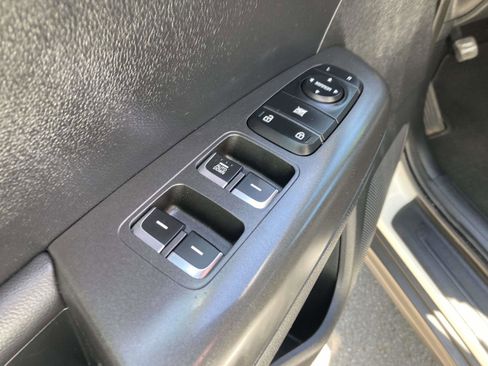 Used 2022 Kia Sportage LX image 18