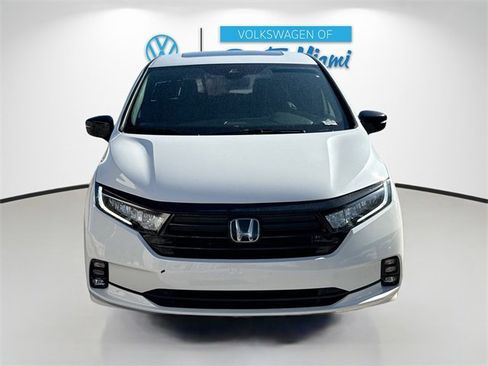 Used 2023 Honda Odyssey Sport image 2