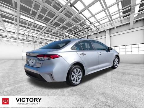 Used 2024 Toyota Corolla LE image 3
