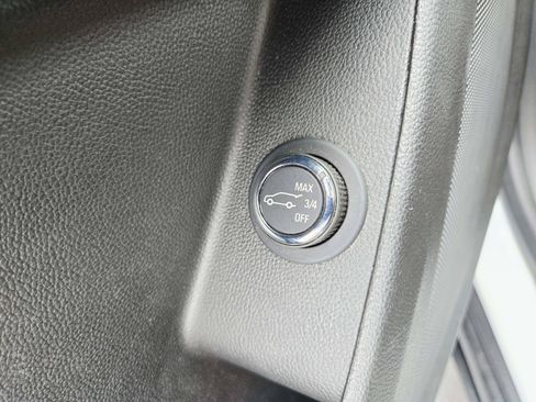 Used 2022 Chevrolet Traverse LT w/ LPO, Floor Liner Package FWD image 41