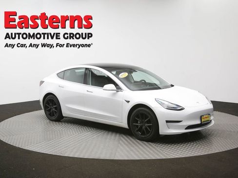 Used 2020 Tesla Model 3 Standard Range RWD image 43