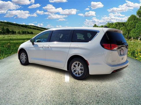 New 2026 Chrysler Voyager LX image 3