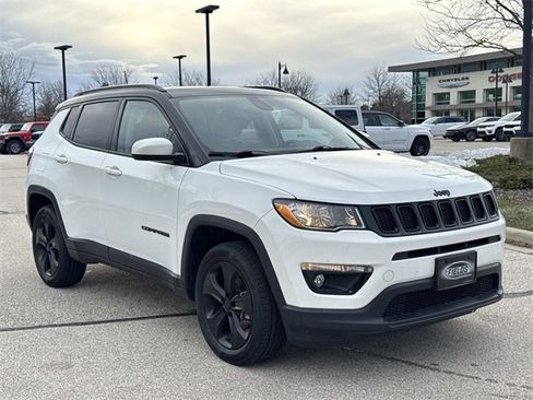 Used 2020 Jeep Compass Latitude image 3