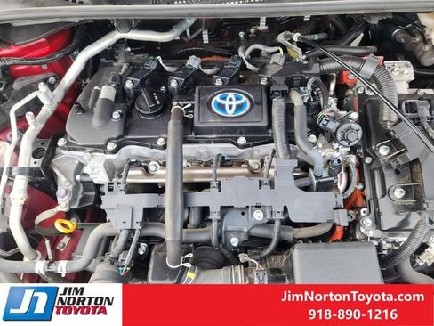 Used 2023 Toyota Corolla SE w/ SE Package FWD image 31