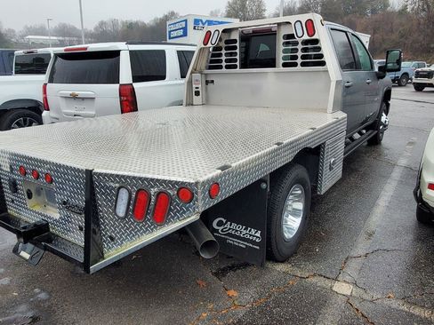 Used 2024 Chevrolet Silverado 3500 LT w/ Convenience Package image 9