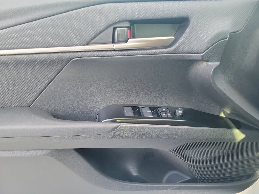 Used 2025 Toyota Camry SE w/ Multimedia Upgrade Package FWD image 30