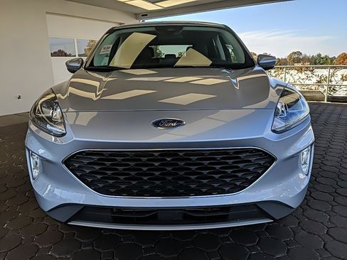 Certified 2022 Ford Escape SEL w/ Class II Trailer Tow Package image 2