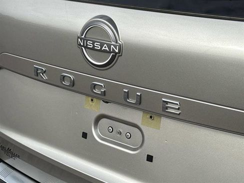 Used 2023 Nissan Rogue Platinum w/ Platinum Premium Package image 7