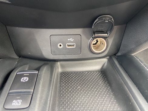 Used 2019 Nissan Rogue SL image 18