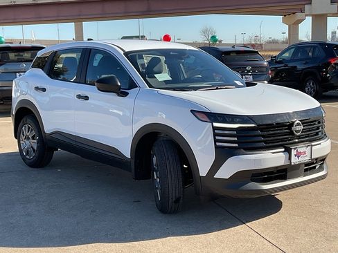 New 2026 Nissan Kicks S image 4