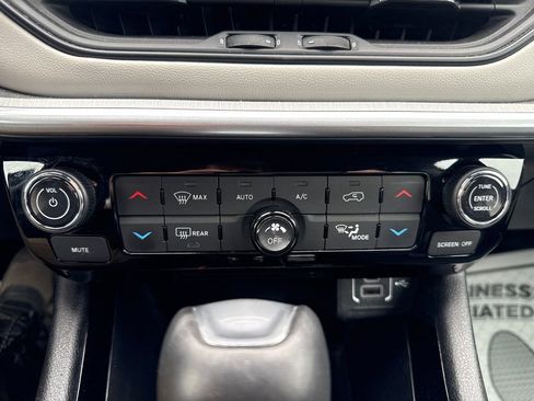 Used 2025 Jeep Compass Limited AWD/4WD image 19