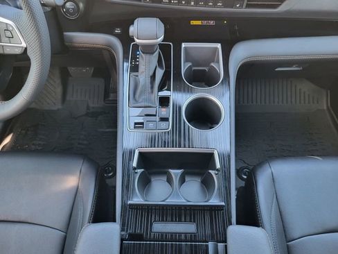 Used 2025 Toyota Sienna XLE Woodland Edition AWD/4WD image 19