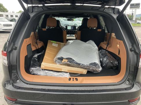 New 2025 Lincoln Aviator Black Label w/ Jet Appearance Package image 15