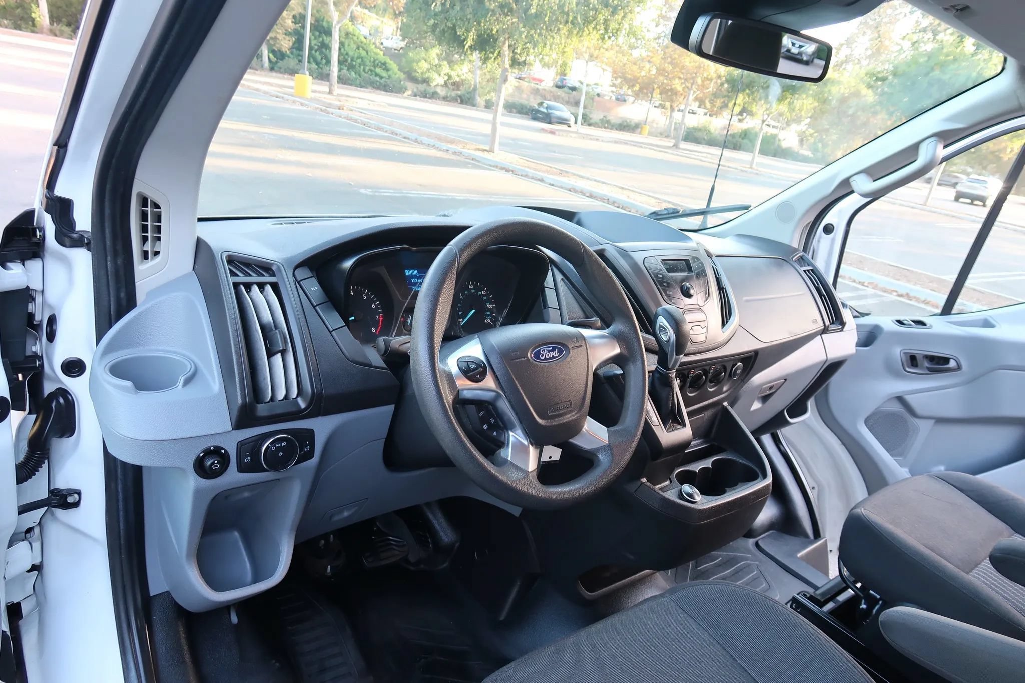Used 2018 Ford Transit 250 130 Low Roof w/ Exterior Upgrade Package RWD image 10