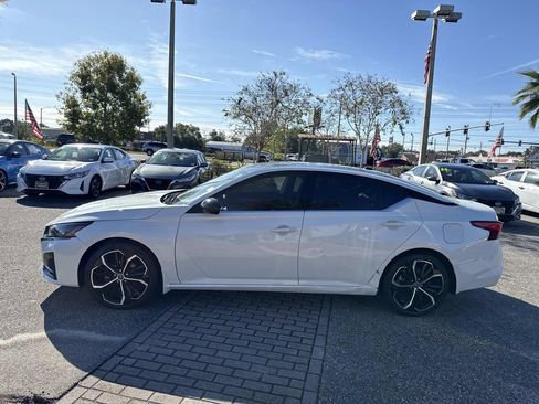 Certified 2023 Nissan Altima 2.5 SR image 7