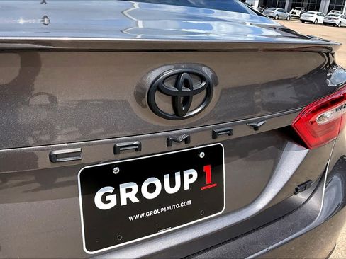 Used 2020 Toyota Camry SE FWD image 29
