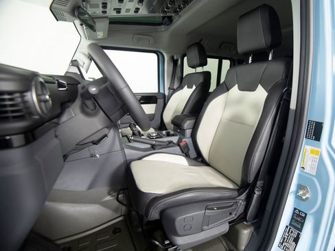 Used 2025 INEOS Grenadier AWD/4WD image 24