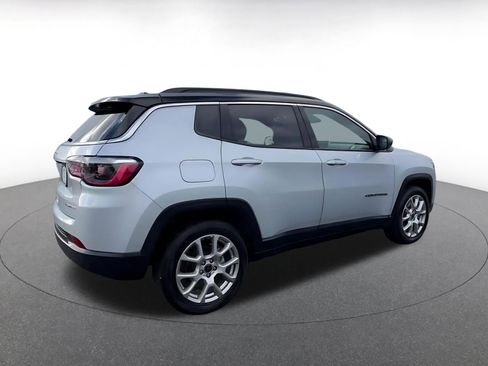 Used 2025 Jeep Compass Limited AWD/4WD image 14
