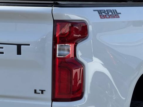 Used 2026 Chevrolet Silverado 1500 LT Trail Boss w/ LPO, Dark Essentials Package AWD/4WD image 10