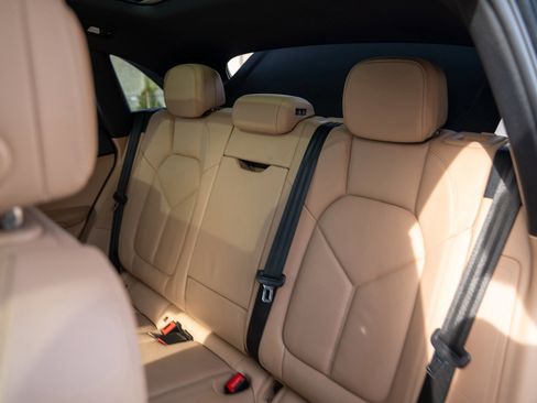 Certified 2020 Porsche Macan image 24