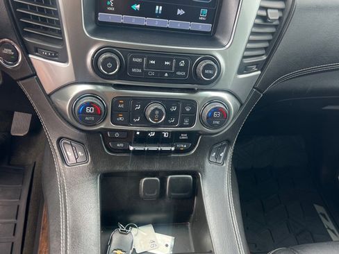 Used 2015 Chevrolet Suburban LT AWD/4WD image 37