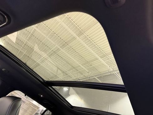 New 2025 Jeep Grand Cherokee Limited w/ Luxury Tech Group II image 17