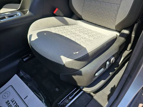 Used 2024 Chevrolet Equinox LT FWD image 32