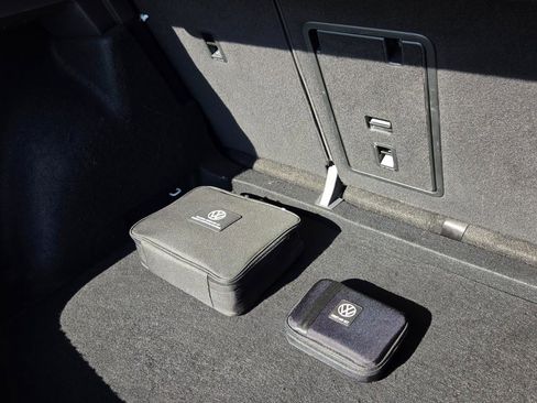 Certified 2022 Volkswagen Taos SE w/ Panoramic Sunroof Package image 48