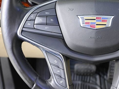 Used 2019 Cadillac XT5 Premium Luxury FWD image 11
