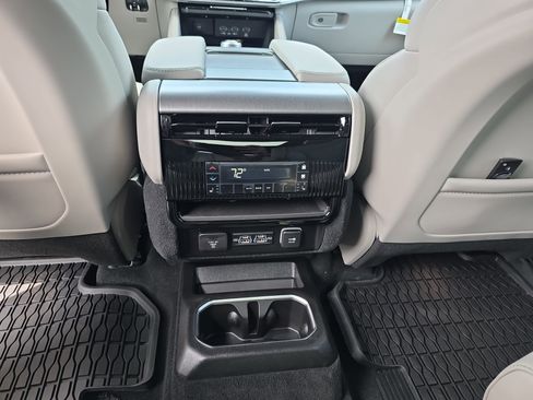 New 2026 Jeep Grand Wagoneer L Limited AWD/4WD image 33